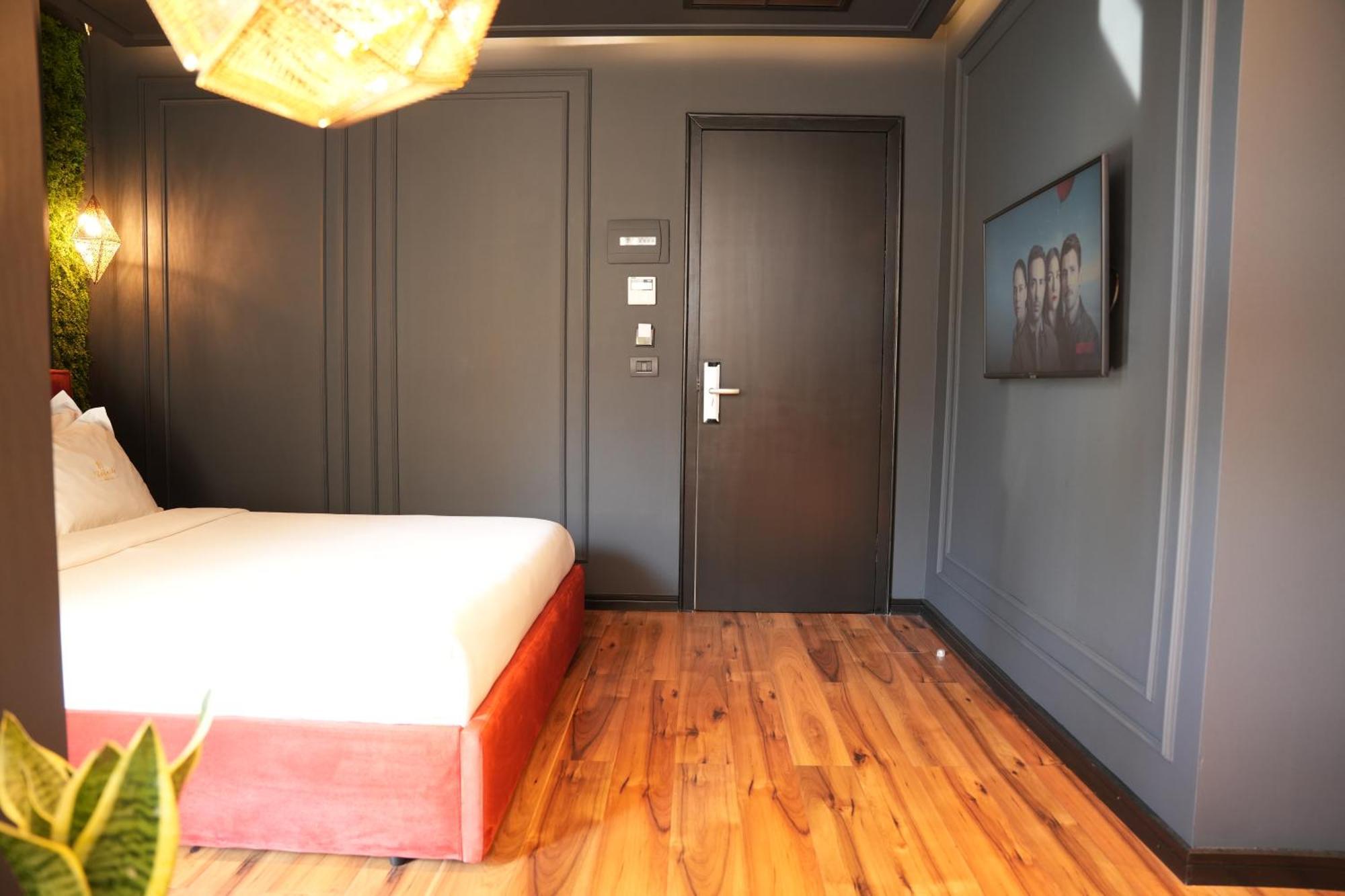 La Boutique 4* Tirana
